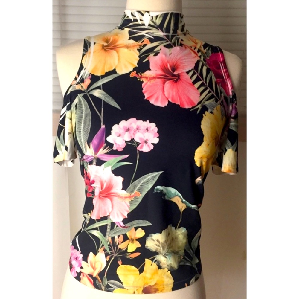Supersoft Floral cold-shoulder top